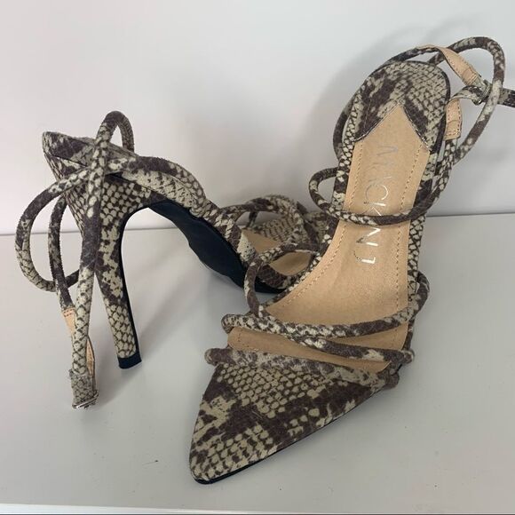 Snakeprint pointy toe wrap around heels - Picture 3 of 7